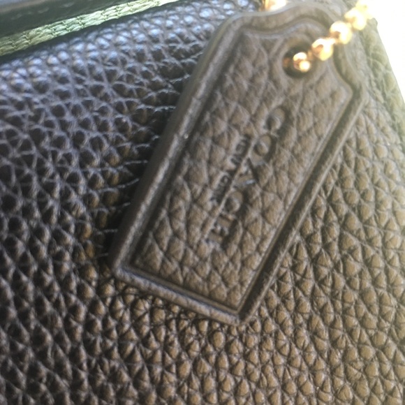 COACH NWOT Polished Pebble Black Leather Wristlet - Picture 4 of 6
